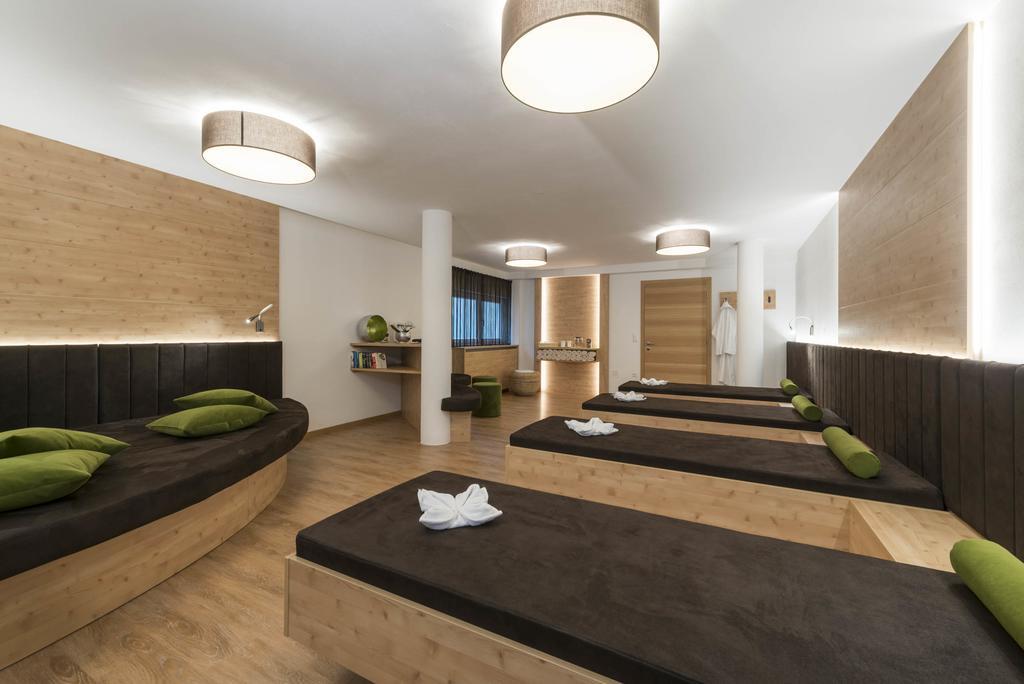 Garni Hotel Amelia Tirol Buitenkant foto