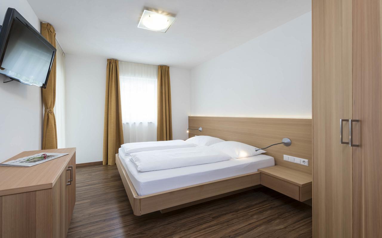 Garni Hotel Amelia Tirol Buitenkant foto