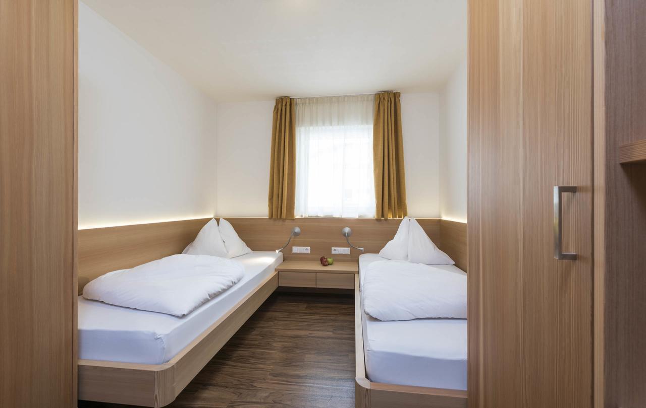 Garni Hotel Amelia Tirol Buitenkant foto